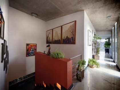 A Sustainable Contemporary Home with a Large L-Shaped Concrete Walls in Mexico by REC Arquitectura (12)