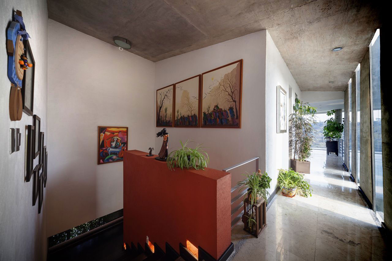 A Sustainable Contemporary Home with a Large L-Shaped Concrete Walls in Mexico by REC Arquitectura (12)