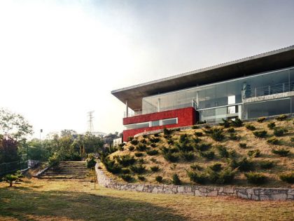 A Sustainable Contemporary Home with a Large L-Shaped Concrete Walls in Mexico by REC Arquitectura (2)