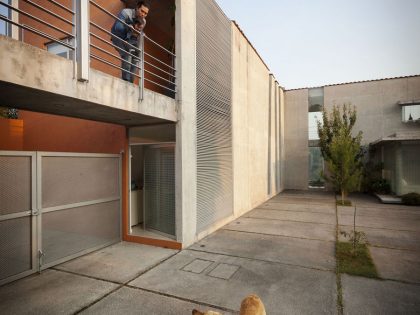 A Sustainable Contemporary Home with a Large L-Shaped Concrete Walls in Mexico by REC Arquitectura (5)