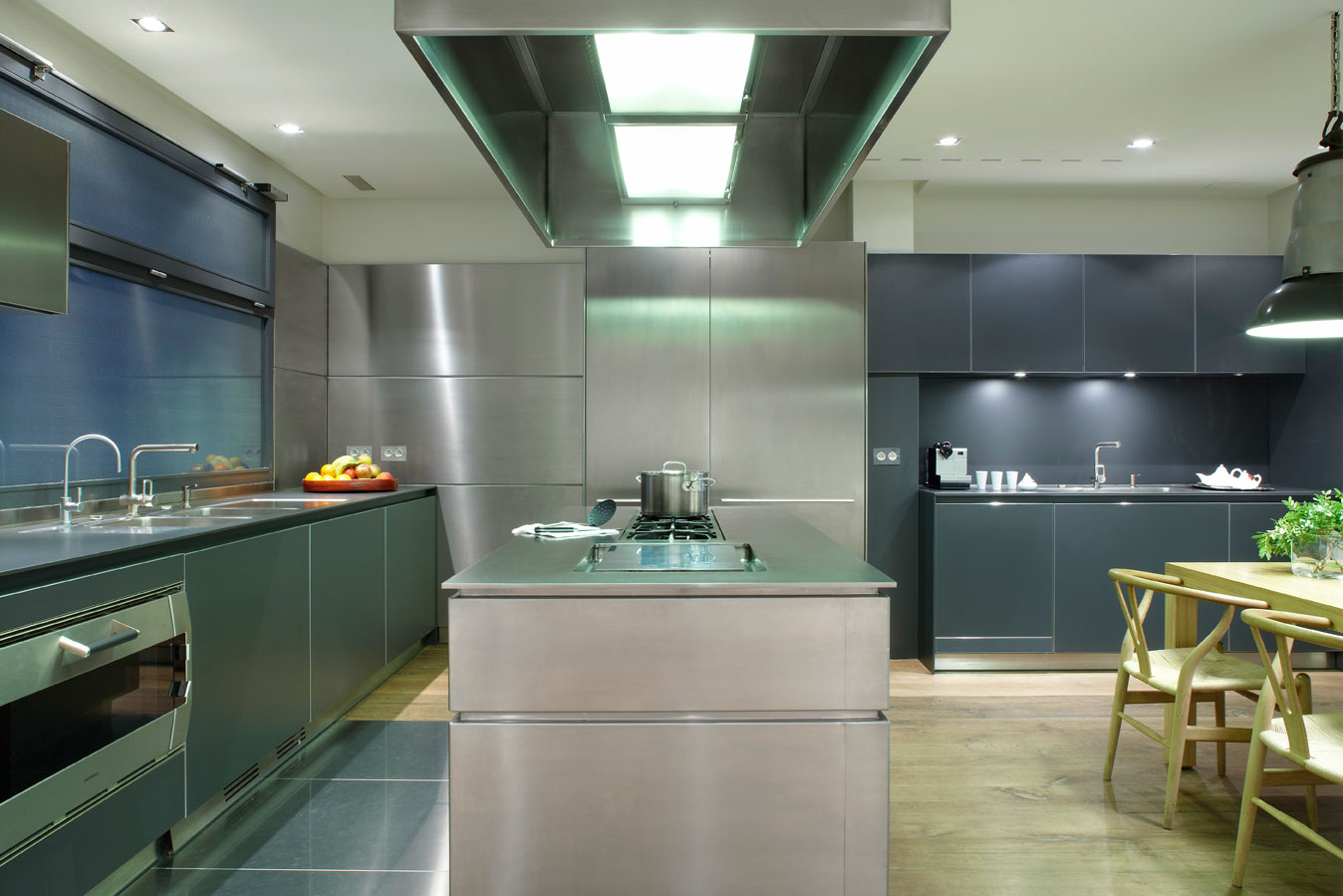 A Timeless Contemporary House with Neutral and White Interiors in Barcelona by GCA Architects (4)