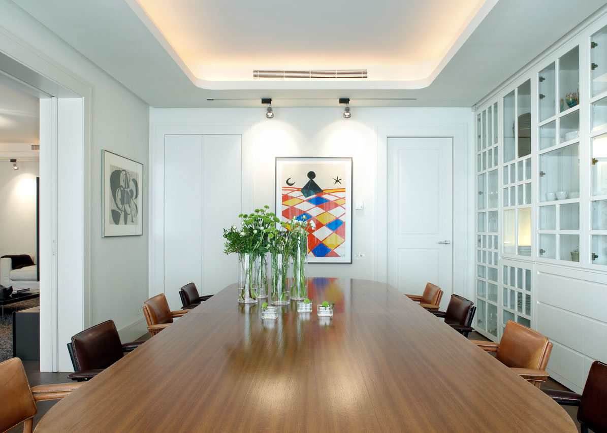 A Timeless Contemporary House with Neutral and White Interiors in Barcelona by GCA Architects (9)