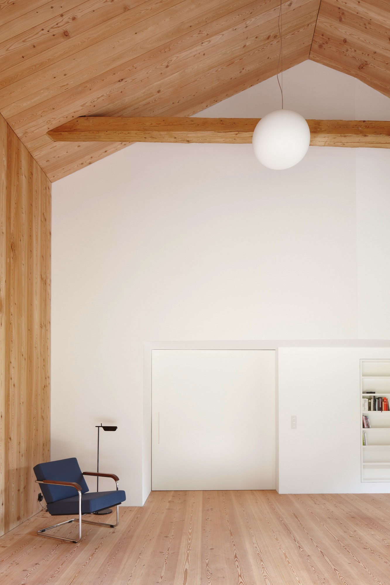 A Traditional Farmhouse Converted Into a Timeless Contemporary House in Scuol, Switzerland by Philipp Baumhauer Architects (14)