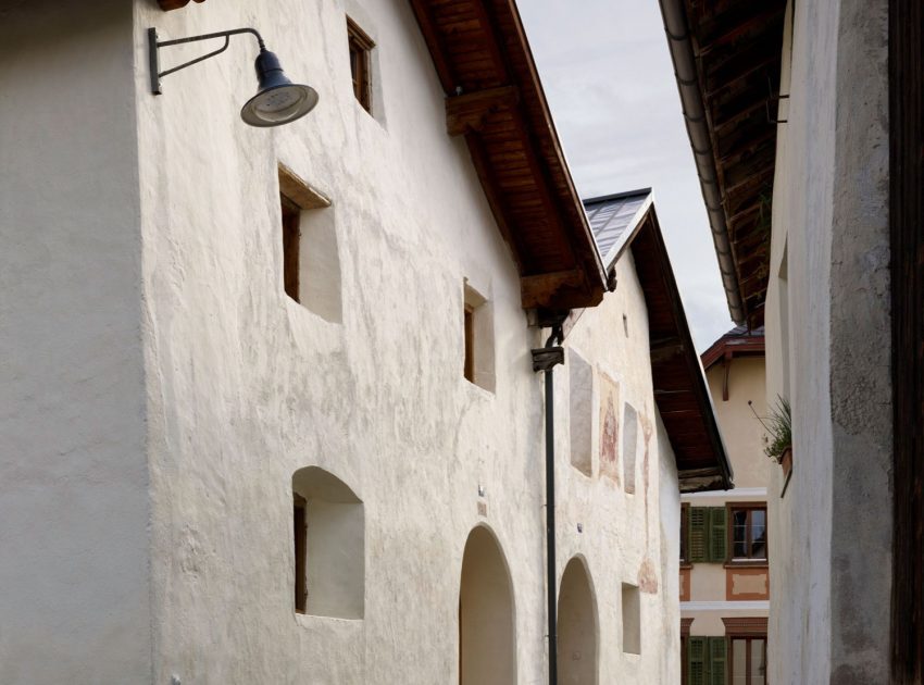 A Traditional Farmhouse Converted Into a Timeless Contemporary House in Scuol, Switzerland by Philipp Baumhauer Architects (7)