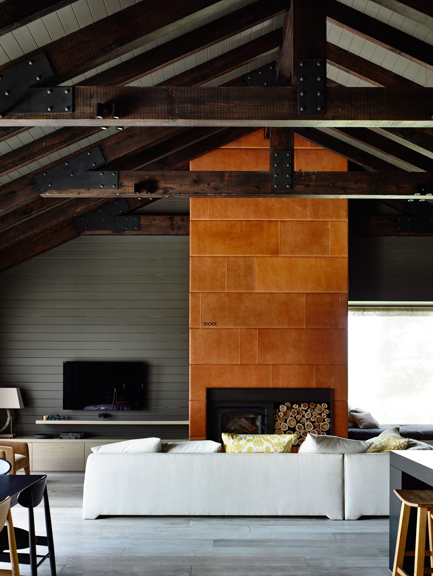 A Traditional Farmhouse Turned into a Moody Contemporary Home in Flinders by Canny Architecture (10)