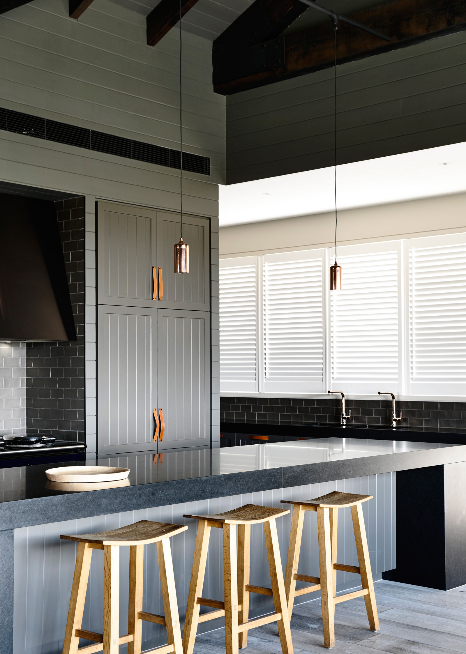 A Traditional Farmhouse Turned into a Moody Contemporary Home in Flinders by Canny Architecture (15)