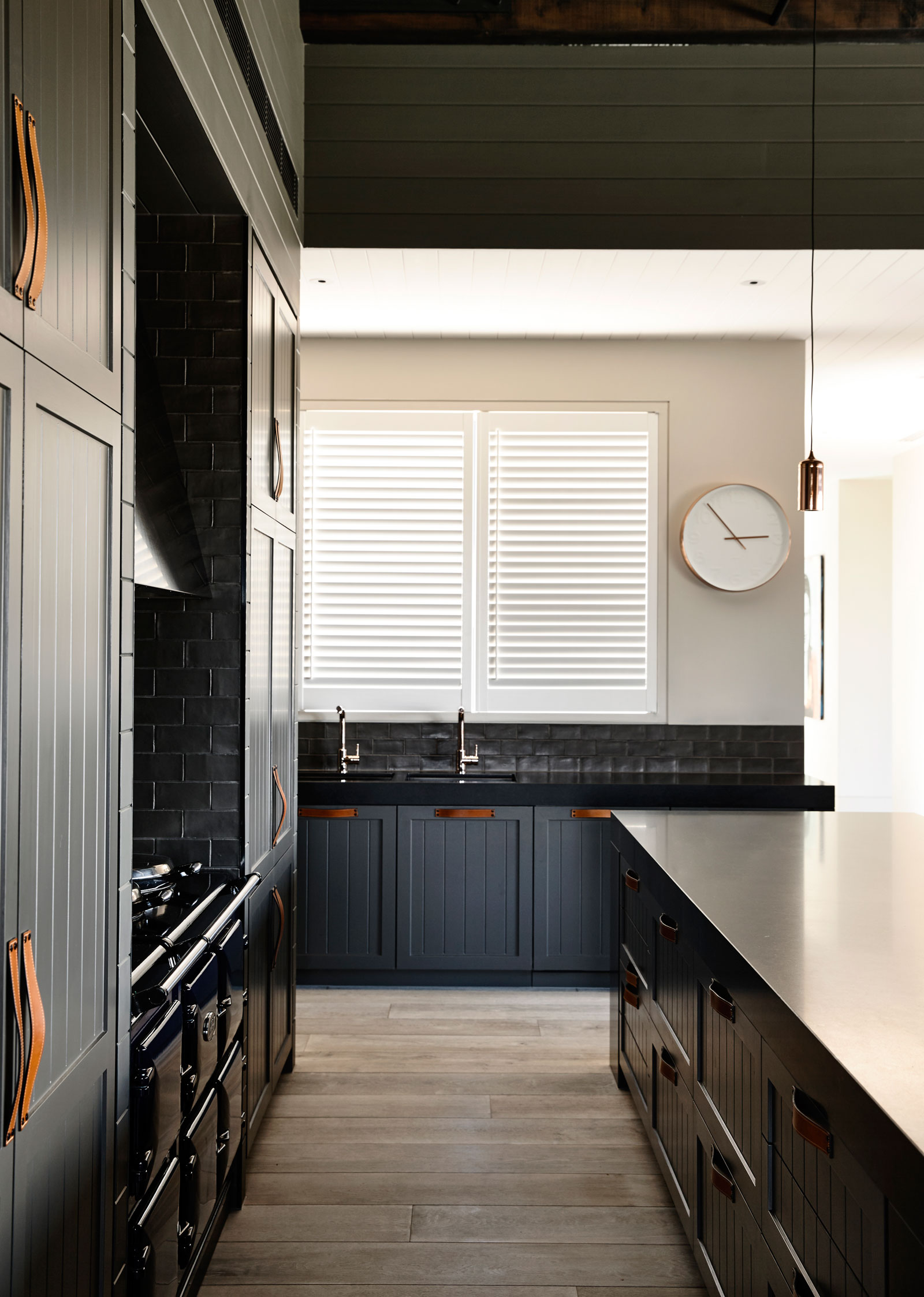 A Traditional Farmhouse Turned into a Moody Contemporary Home in Flinders by Canny Architecture (16)