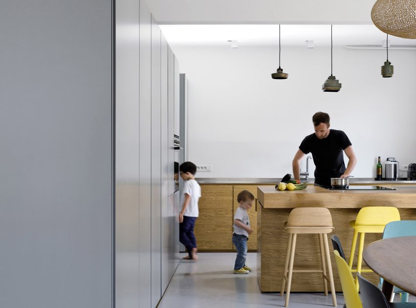 A Two Apartments Combined into a Stylish Family Maisonette in Paris by Equipe Eitan Hammer et Ulli Heckmann (7)