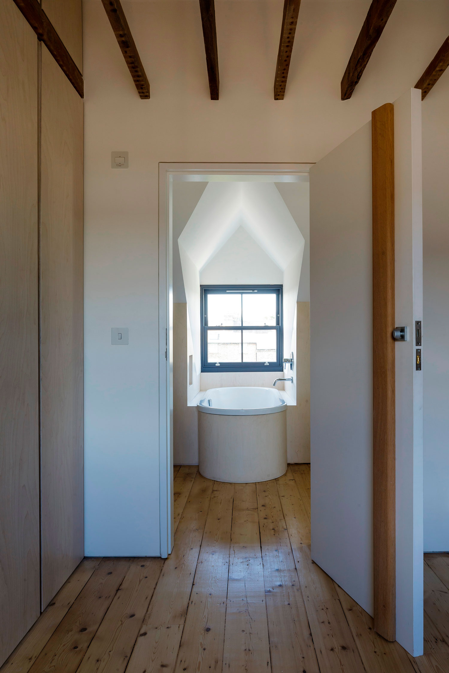 A Two Semi-Detached Houses Converted into One Family Home in Oxford by Delvendahl Martin Architects (15)