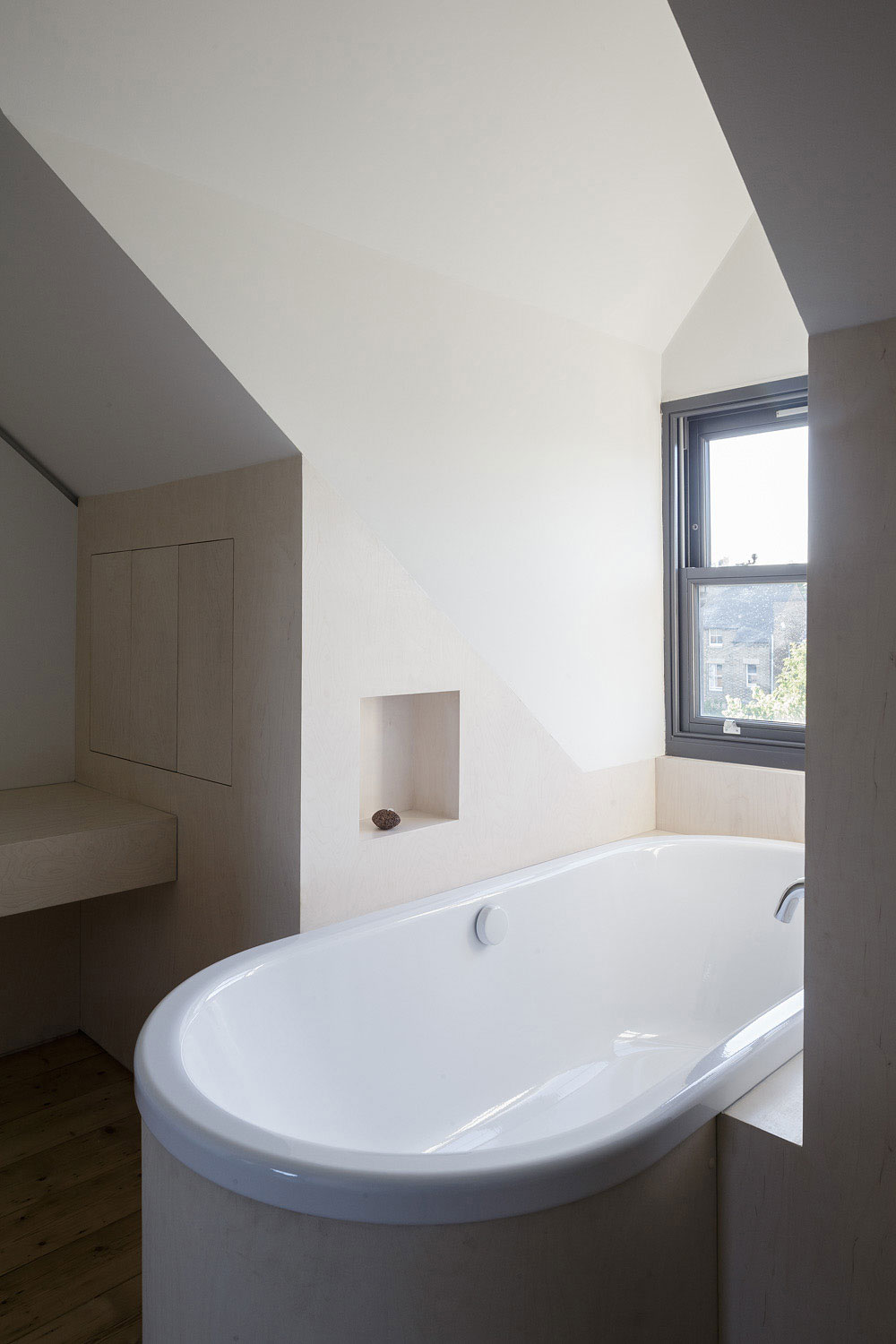 A Two Semi-Detached Houses Converted into One Family Home in Oxford by Delvendahl Martin Architects (16)