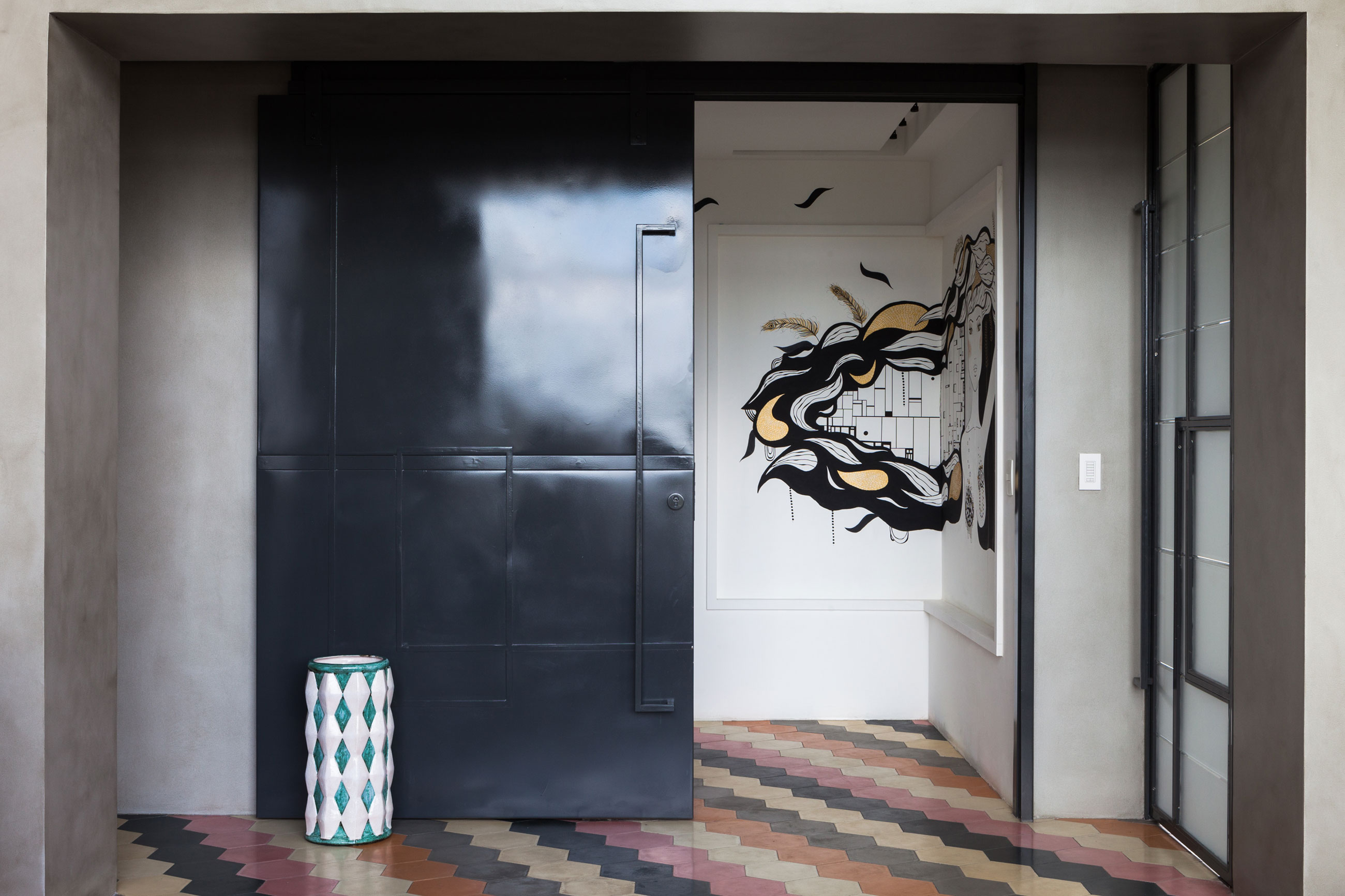 A Unique Artsy Contemporary Apartment with Colorful and Lively Interiors in São Paulo by Fabio Galeazzo Design (10)