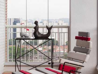 A Unique Artsy Contemporary Apartment with Colorful and Lively Interiors in São Paulo by Fabio Galeazzo Design (13)