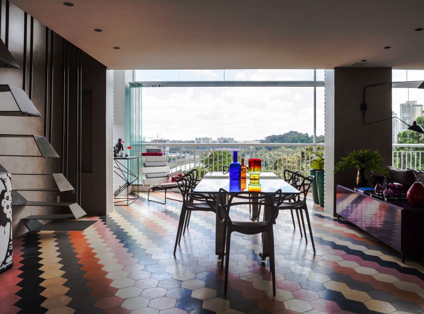 A Unique Artsy Contemporary Apartment with Colorful and Lively Interiors in São Paulo by Fabio Galeazzo Design (19)