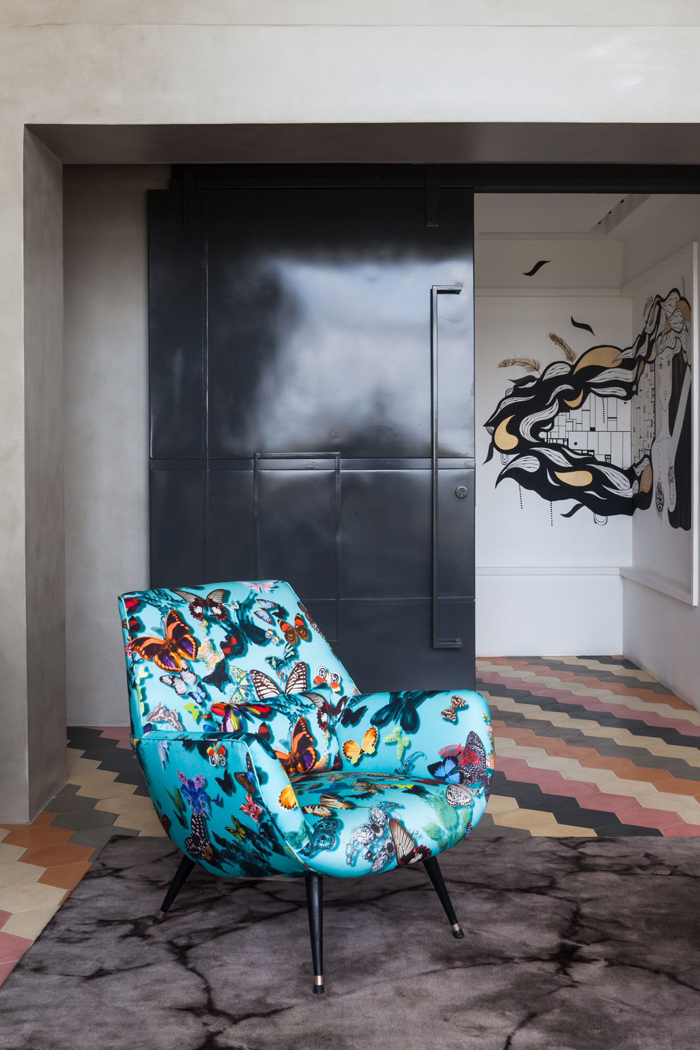 A Unique Artsy Contemporary Apartment with Colorful and Lively Interiors in São Paulo by Fabio Galeazzo Design (4)