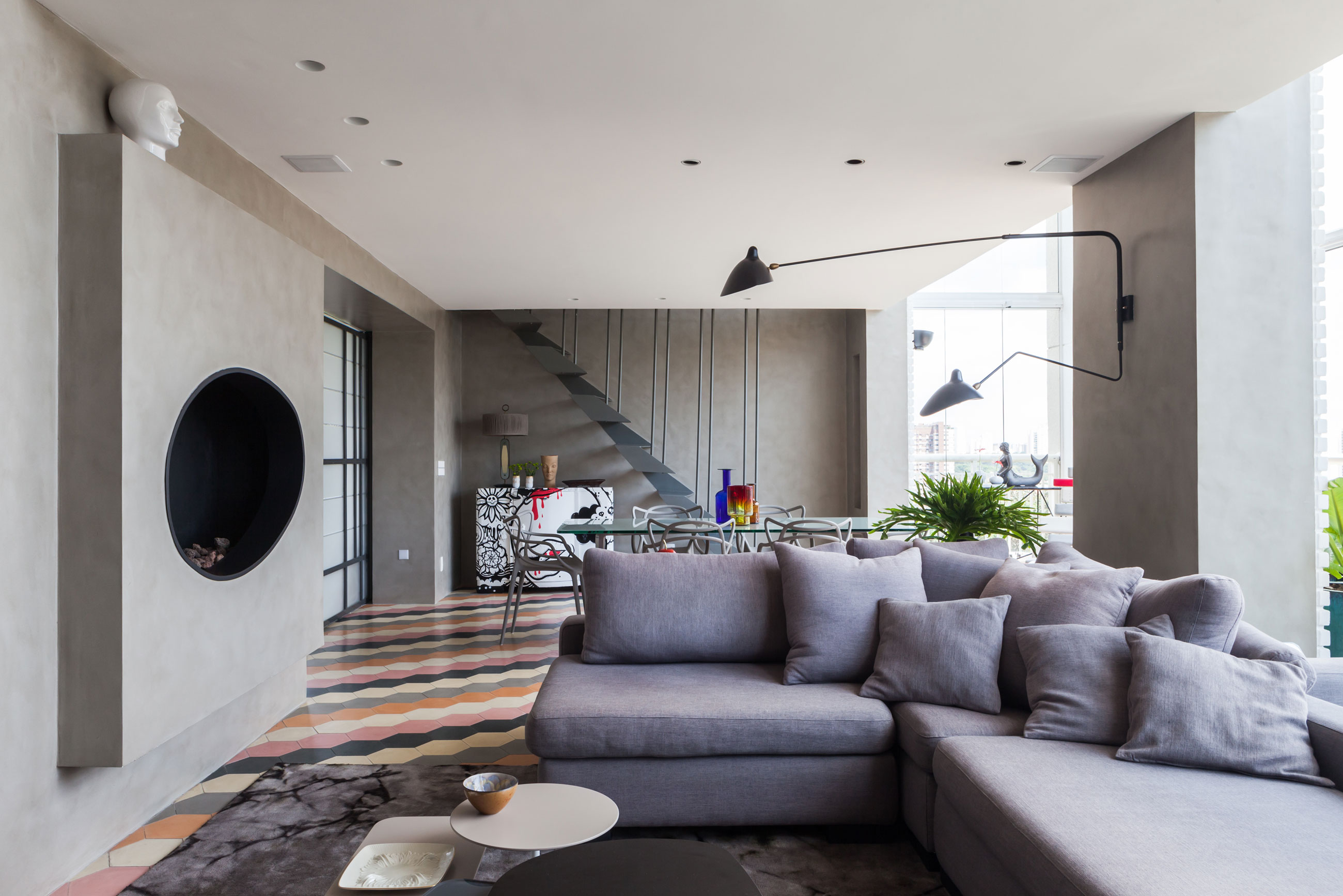A Unique Artsy Contemporary Apartment with Colorful and Lively Interiors in São Paulo by Fabio Galeazzo Design (8)