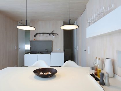 A Unique Contemporary House with Simple Elegant Interiors in Austria by Delugan Meissl Associated Architects (13)