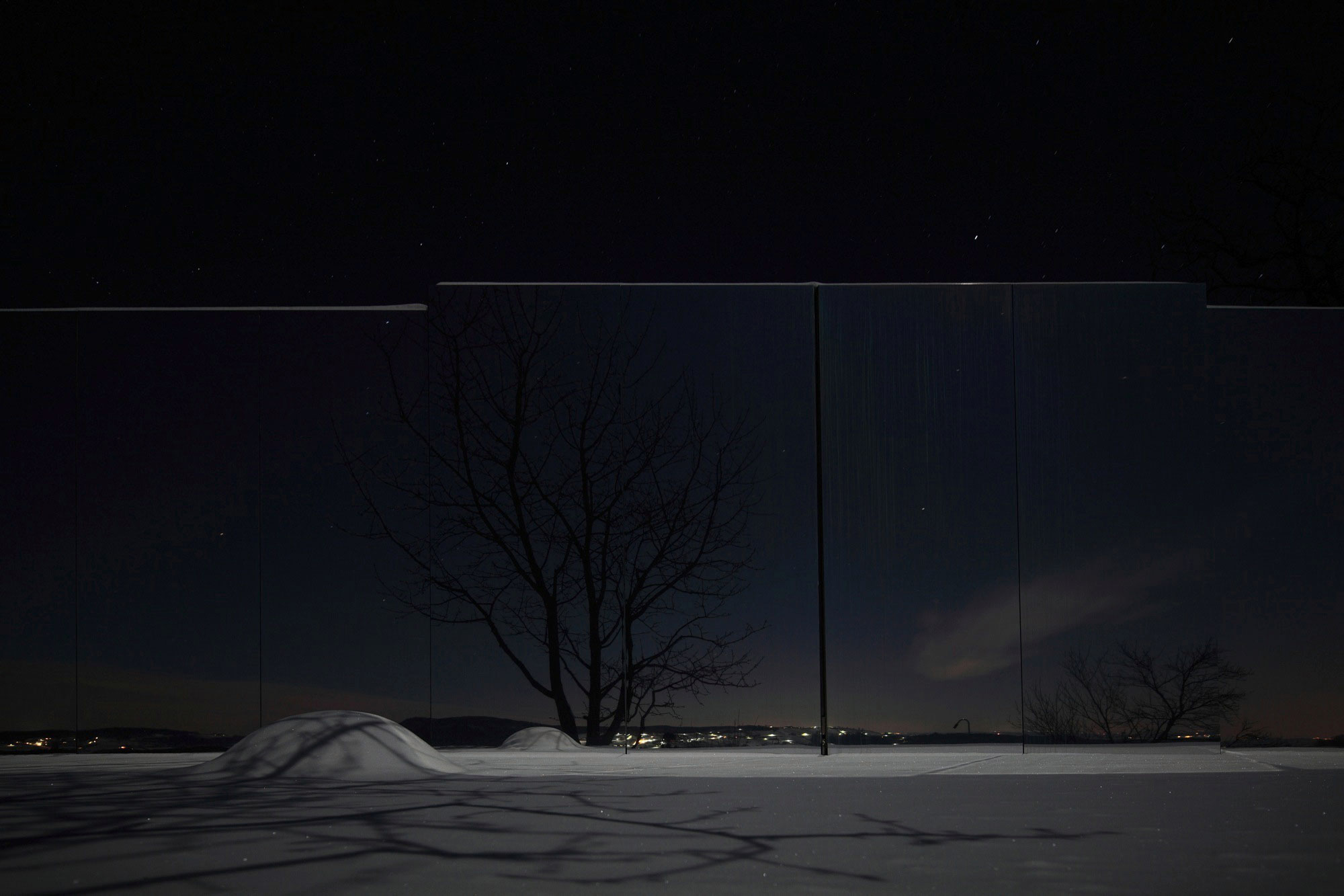 A Unique Contemporary House with Simple Elegant Interiors in Austria by Delugan Meissl Associated Architects (21)