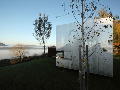 A Unique Contemporary House with Simple Elegant Interiors in Austria by Delugan Meissl Associated Architects (5)