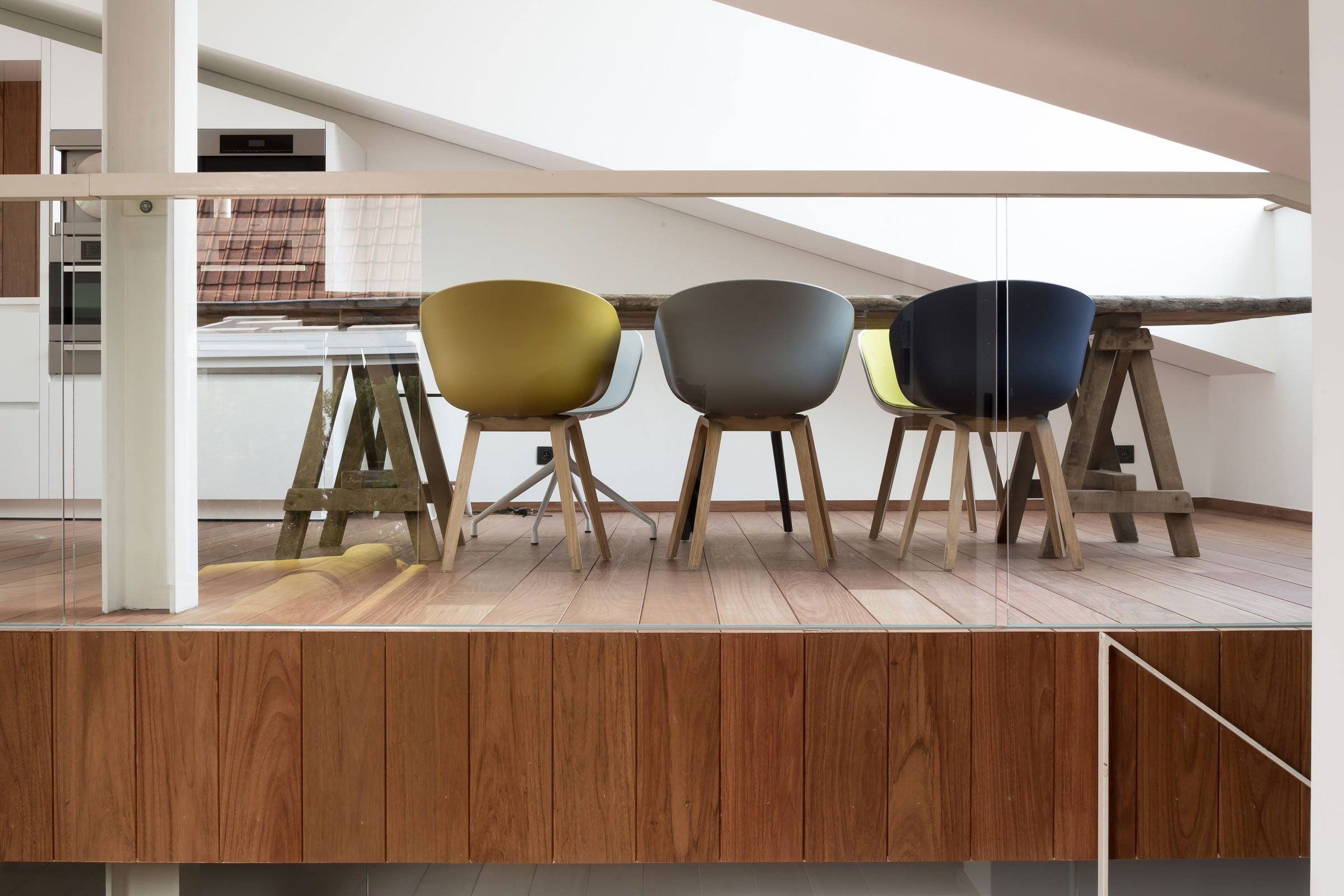 A Unique Modern Home with Sloping Green Roof and Split-Level Interior in Maldegem, Belgium by OYO (13)