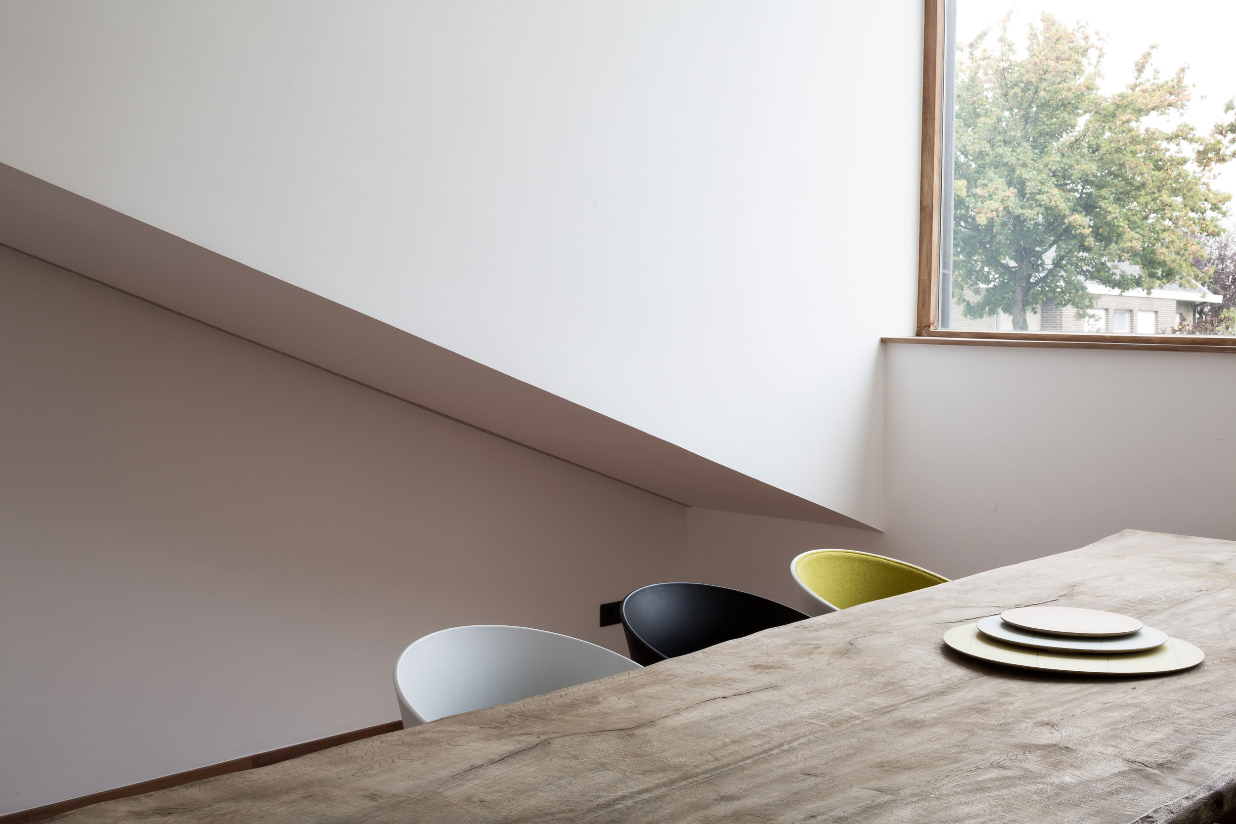 A Unique Modern Home with Sloping Green Roof and Split-Level Interior in Maldegem, Belgium by OYO (14)