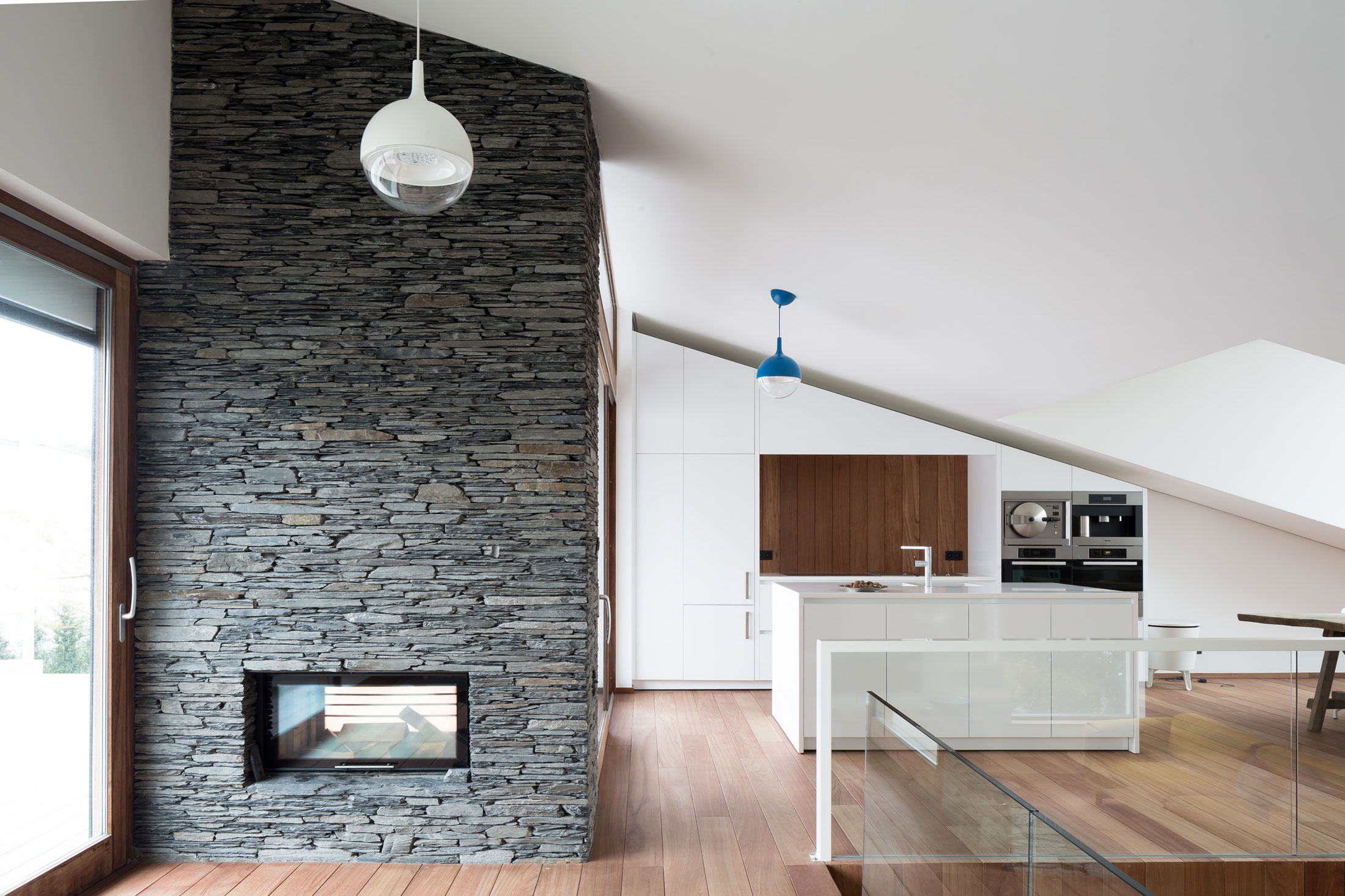 A Unique Modern Home with Sloping Green Roof and Split-Level Interior in Maldegem, Belgium by OYO (9)