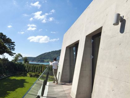 A Unique and Ultra-Modern Concrete House in Busan, South Korea by Architect-K (10)