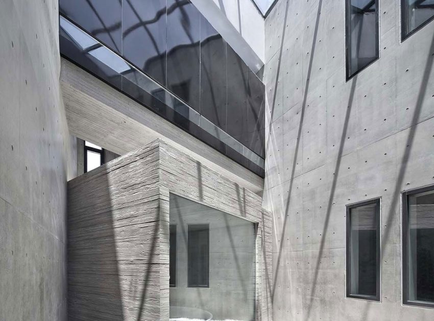 A Unique and Ultra-Modern Concrete House in Busan, South Korea by Architect-K (12)