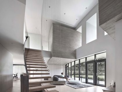 A Unique and Ultra-Modern Concrete House in Busan, South Korea by Architect-K (16)