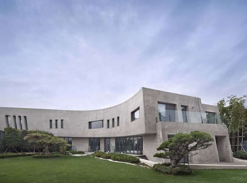 A Unique and Ultra-Modern Concrete House in Busan, South Korea by Architect-K (2)