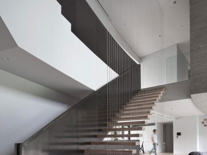 A Unique and Ultra-Modern Concrete House in Busan, South Korea by Architect-K (22)