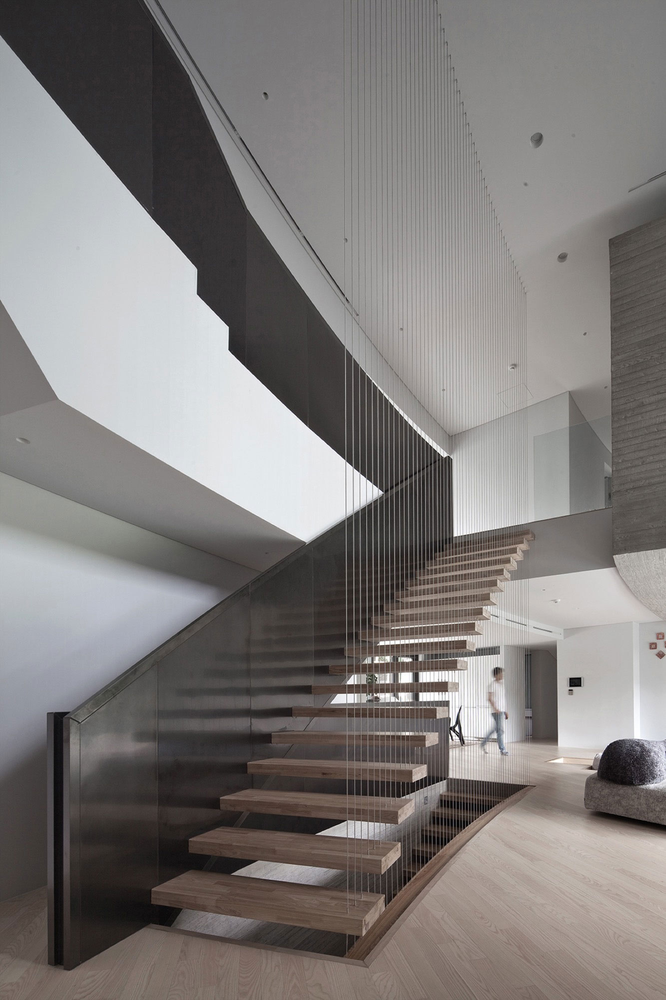 A Unique and Ultra-Modern Concrete House in Busan, South Korea by Architect-K (22)