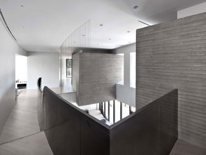 A Unique and Ultra-Modern Concrete House in Busan, South Korea by Architect-K (28)