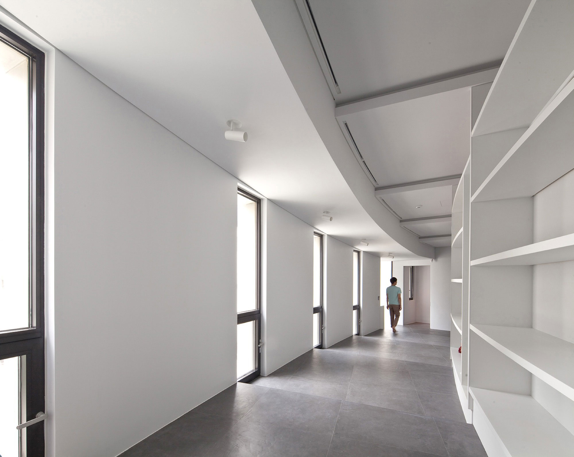 A Unique and Ultra-Modern Concrete House in Busan, South Korea by Architect-K (29)