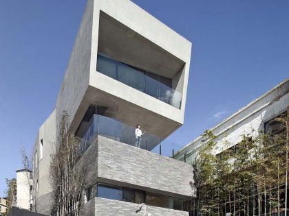 A Unique and Ultra-Modern Concrete House in Busan, South Korea by Architect-K (4)