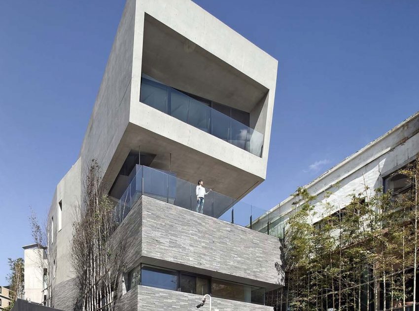 A Unique and Ultra-Modern Concrete House in Busan, South Korea by Architect-K (4)