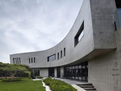 A Unique and Ultra-Modern Concrete House in Busan, South Korea by Architect-K (5)