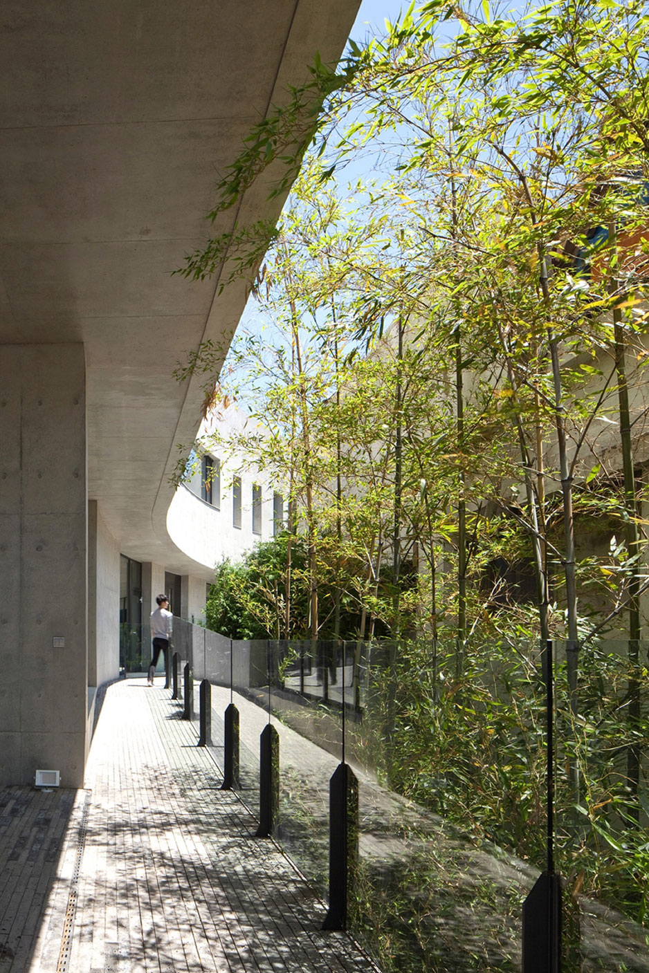 A Unique and Ultra-Modern Concrete House in Busan, South Korea by Architect-K (9)
