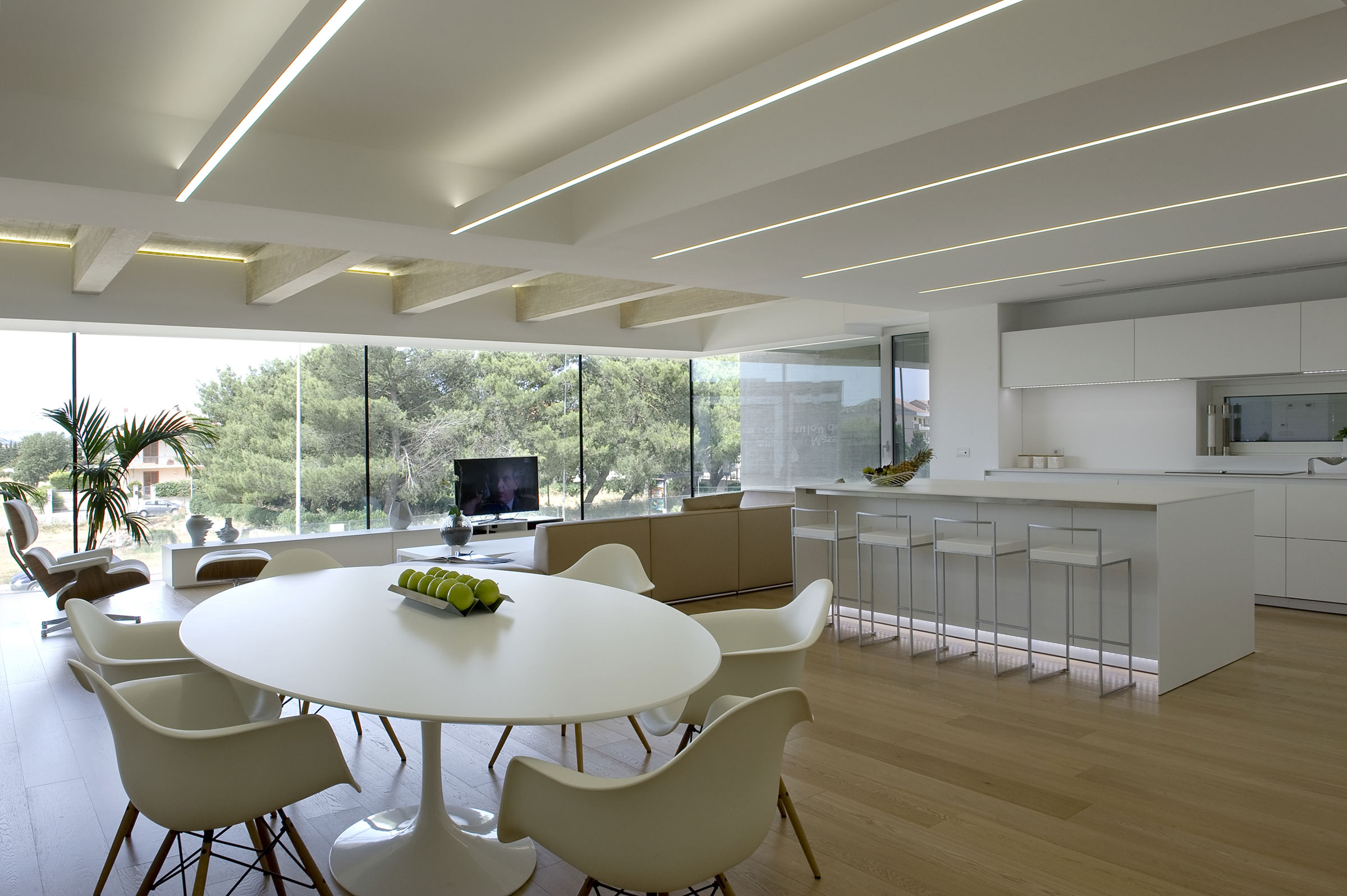 A Vast and Futuristic Contemporary Home with Sophisticated Interiors in Ragusa, Italy by Architrend (16)