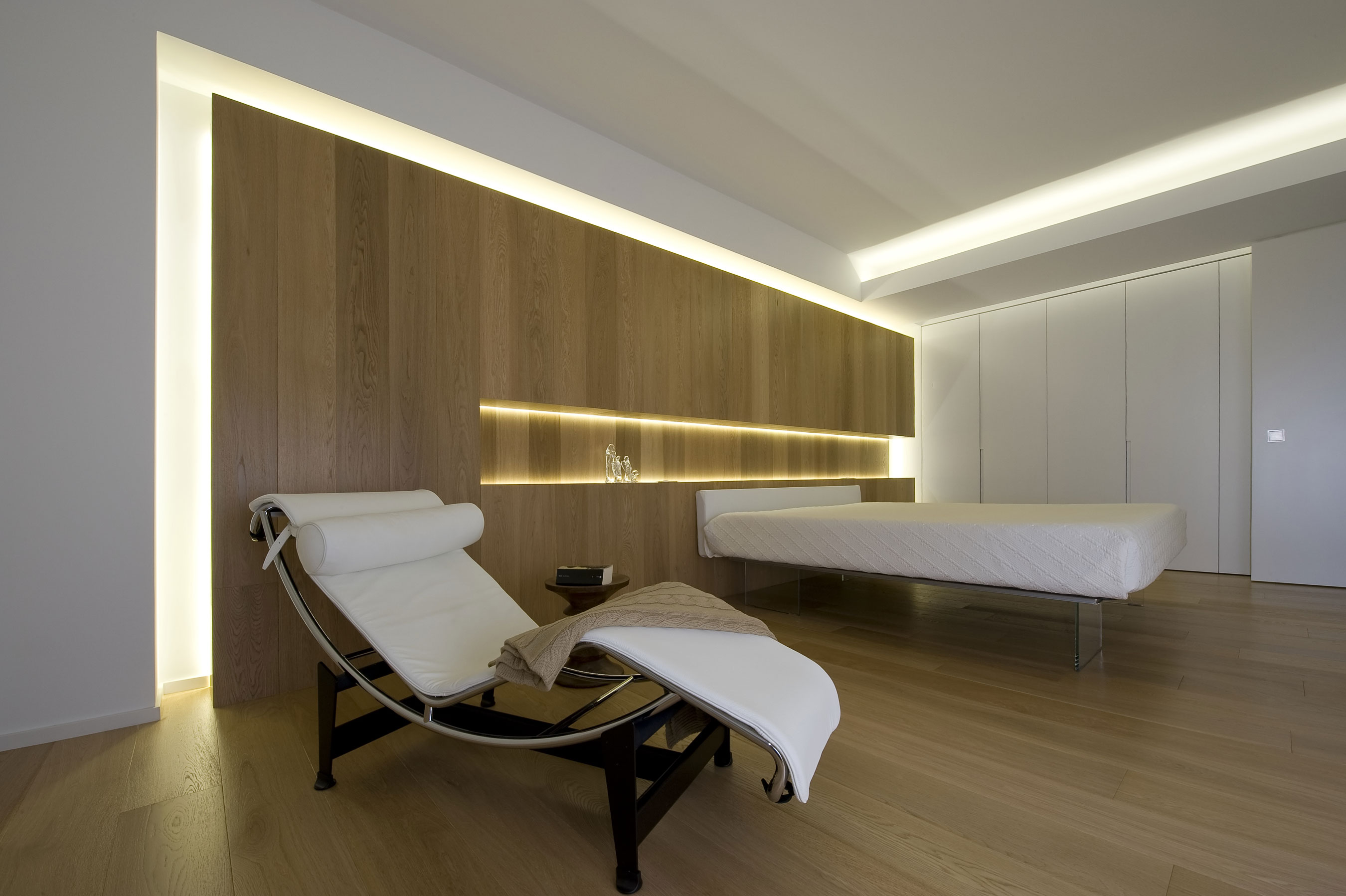 A Vast and Futuristic Contemporary Home with Sophisticated Interiors in Ragusa, Italy by Architrend (18)