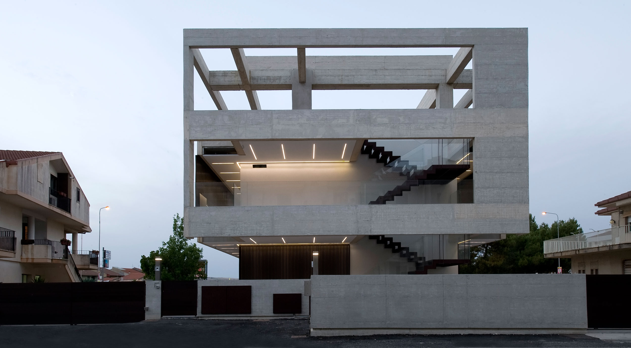 A Vast and Futuristic Contemporary Home with Sophisticated Interiors in Ragusa, Italy by Architrend (2)