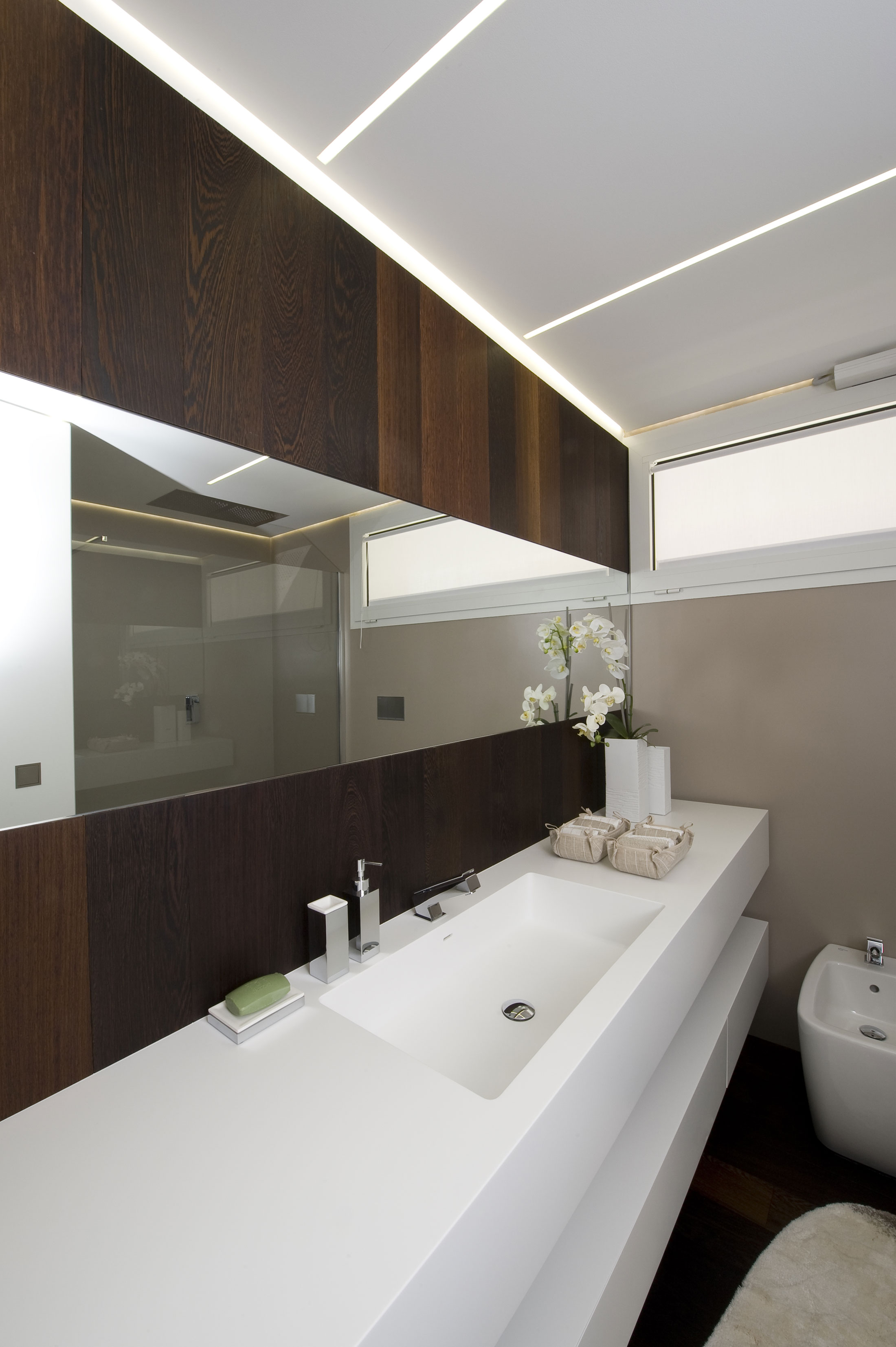 A Vast and Futuristic Contemporary Home with Sophisticated Interiors in Ragusa, Italy by Architrend (23)