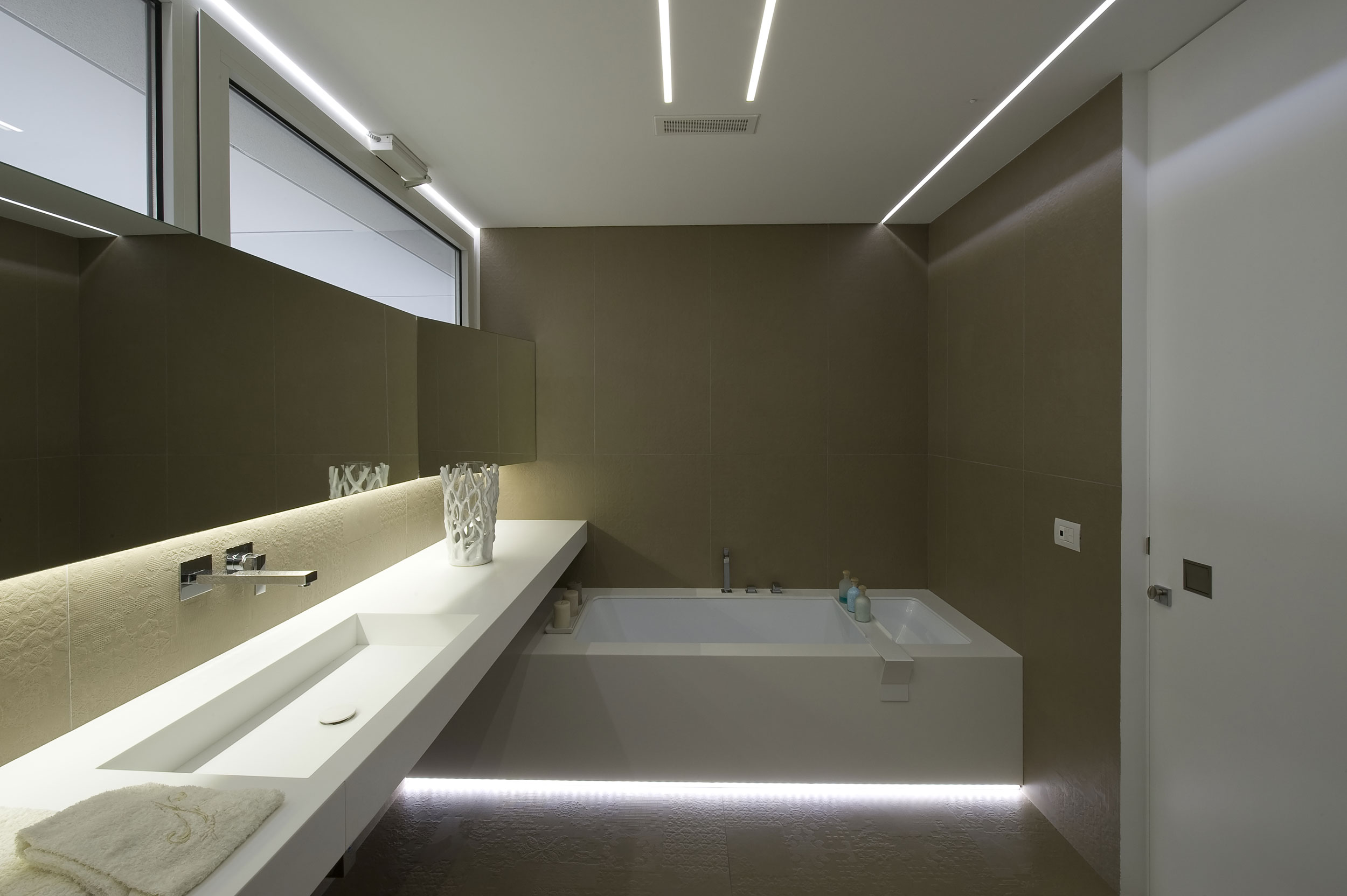 A Vast and Futuristic Contemporary Home with Sophisticated Interiors in Ragusa, Italy by Architrend (24)