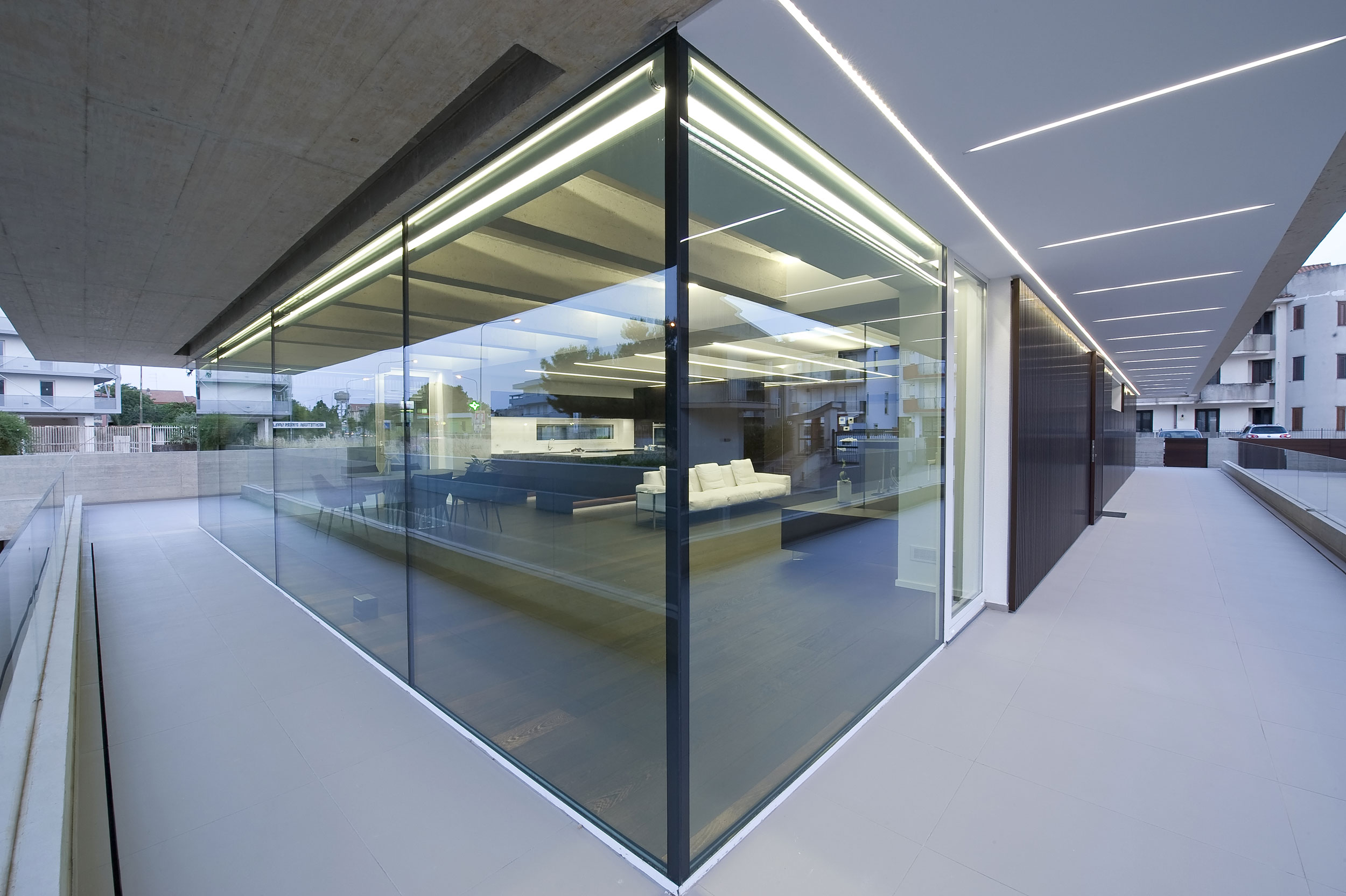 A Vast and Futuristic Contemporary Home with Sophisticated Interiors in Ragusa, Italy by Architrend (27)