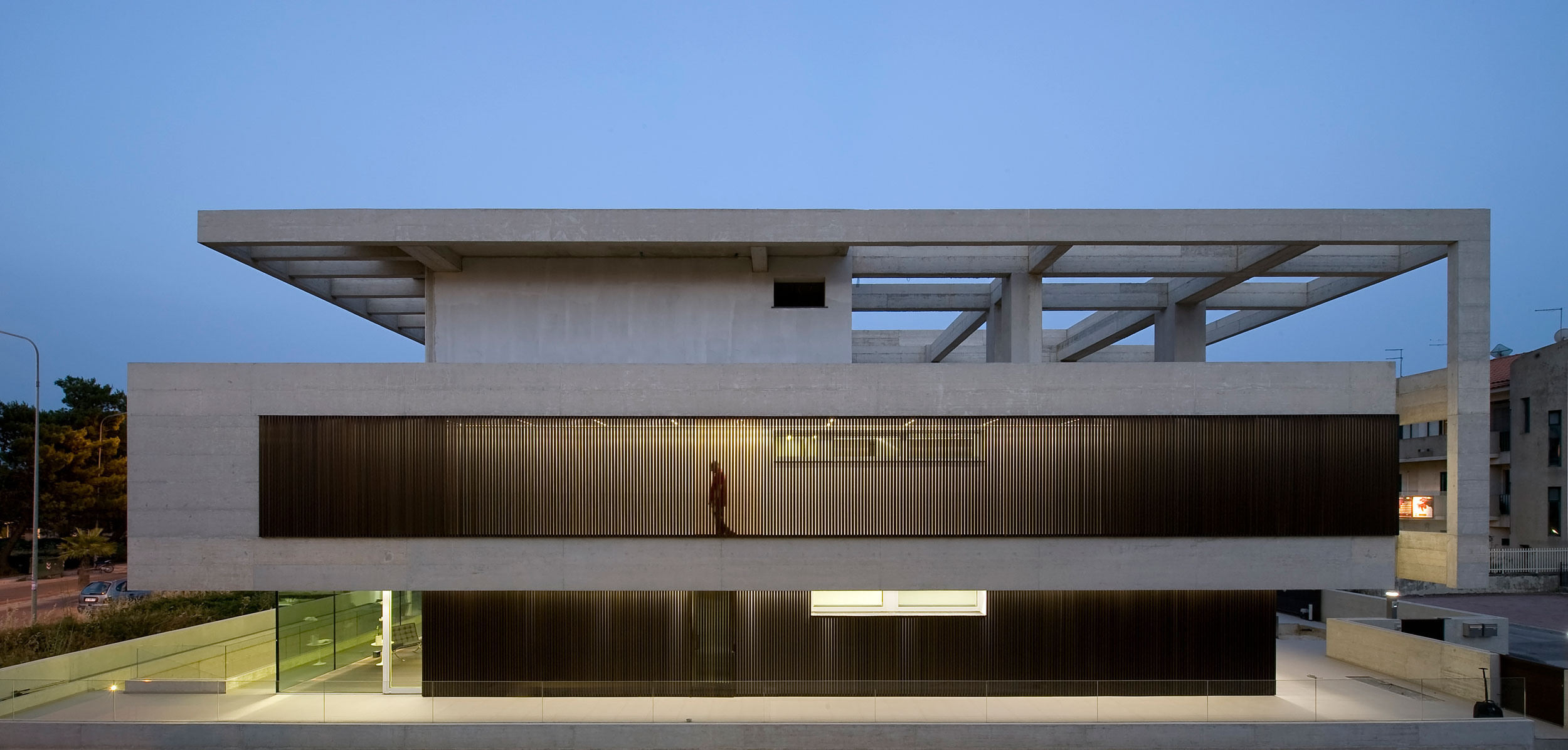 A Vast and Futuristic Contemporary Home with Sophisticated Interiors in Ragusa, Italy by Architrend (29)