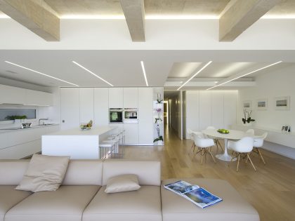 A Vast and Futuristic Contemporary Home with Sophisticated Interiors in Ragusa, Italy by Architrend (6)