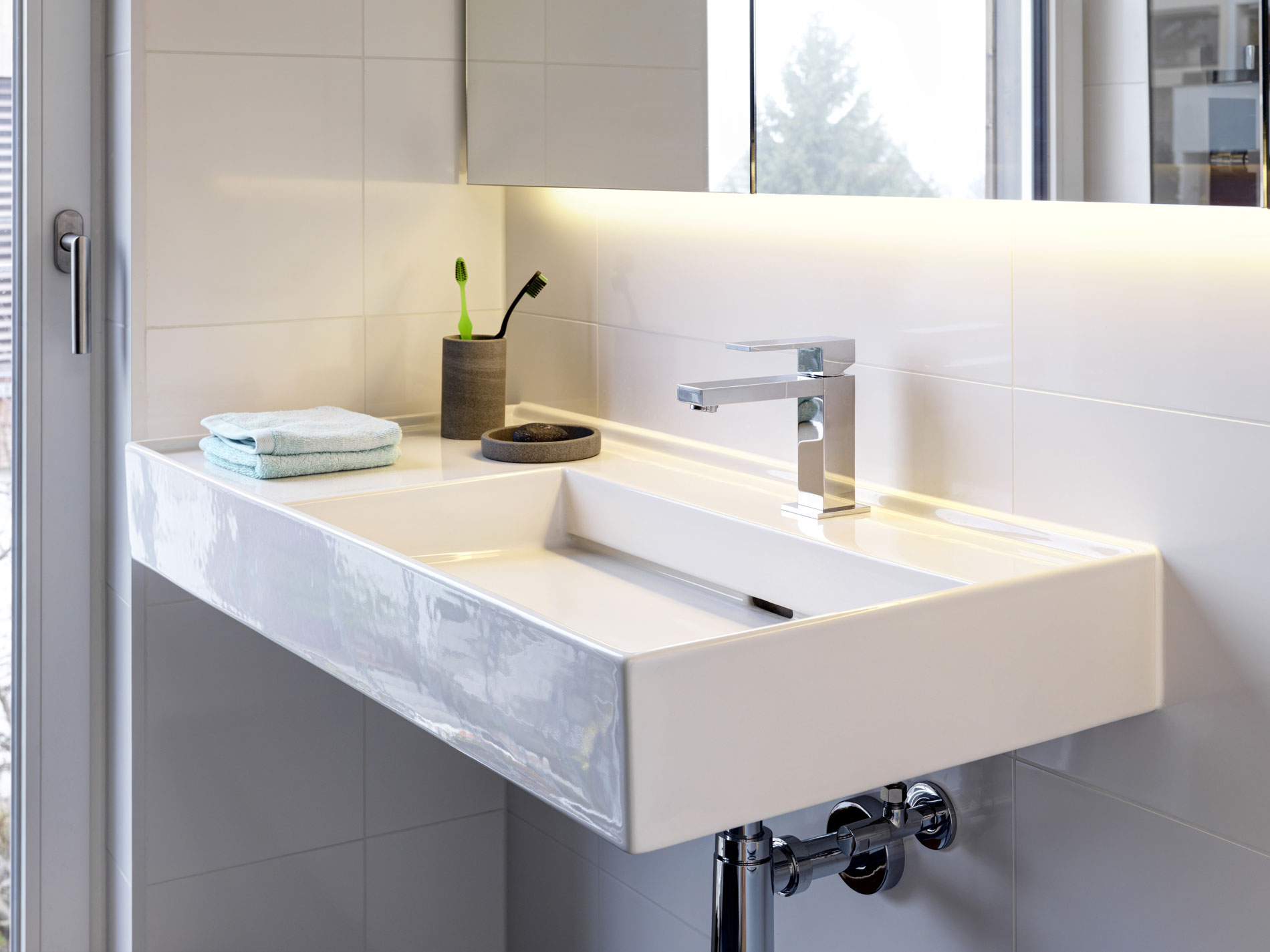 A Vertical Modern House for Three Generations Under the One Roof in Dällikon, Switzerland by Daniele Claudio Taddei Architect (15)