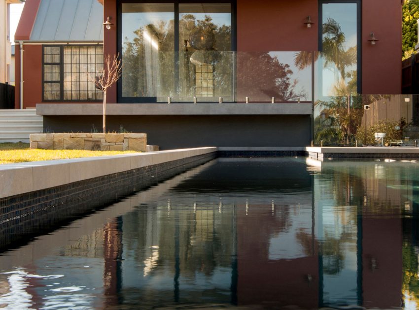 A Vibrant Home with a Comfortable Mix of Traditional and Contemporary Elements in Sydney by Luigi Rosselli Architects (2)