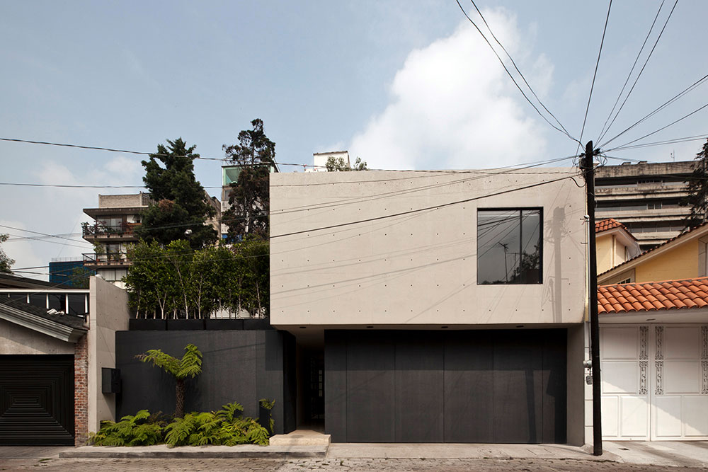 A Warm Contemporary Home for a Music Producer and Artist in Mexico City by CCA Centro de Colaboración Arquitectónica (1)