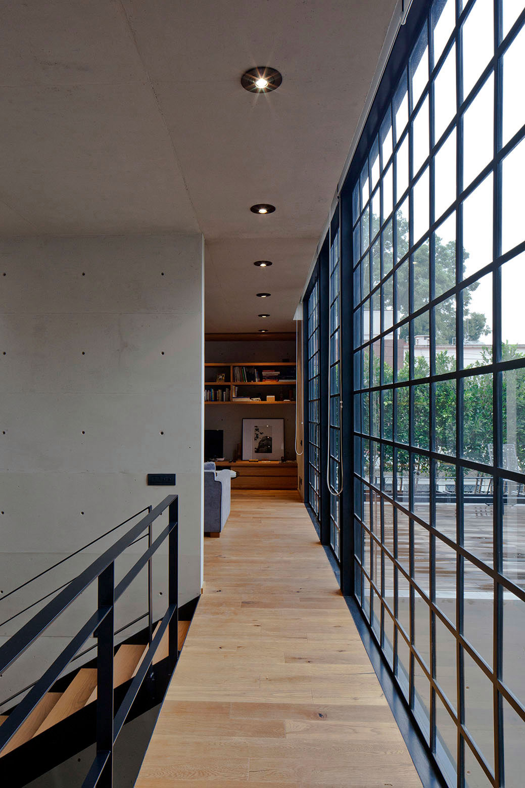 A Warm Contemporary Home for a Music Producer and Artist in Mexico City by CCA Centro de Colaboración Arquitectónica (14)