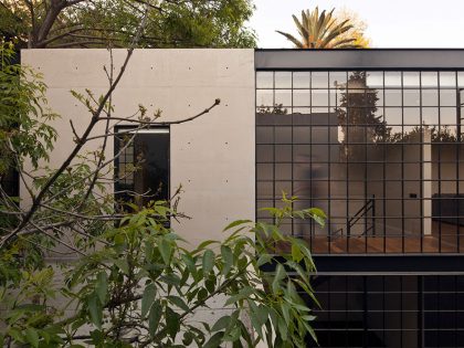 A Warm Contemporary Home for a Music Producer and Artist in Mexico City by CCA Centro de Colaboración Arquitectónica (3)